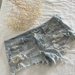 Size 8 vintage American eagle Jean shorts 100% cotton!